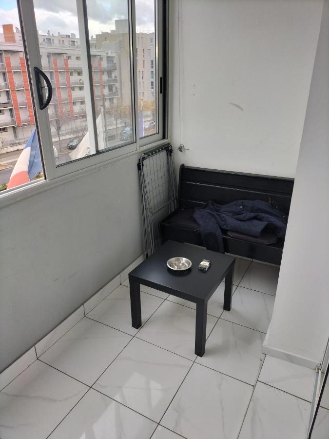Jolie Appartement Proche Tramway Vénissieux Extérieur photo